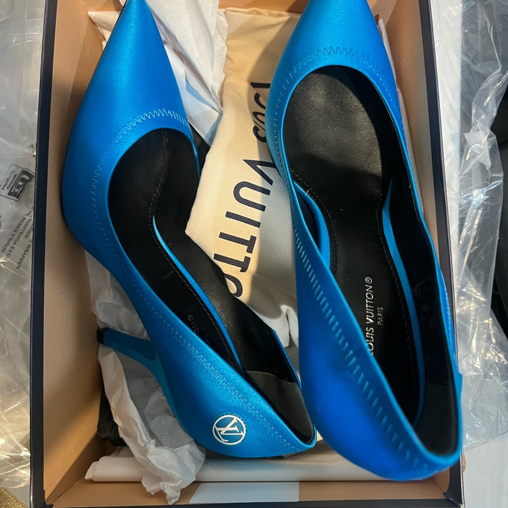 Authentic Louis Vuitton Blue Archlight Pumps - Picture 7 of 7